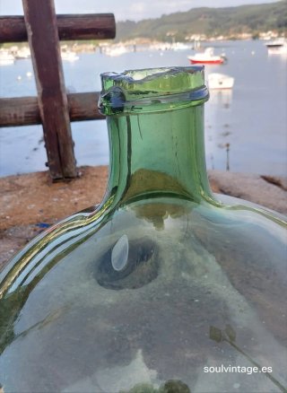 Antigua Damajuana