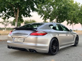 Porsche Panamera GTS 2013
