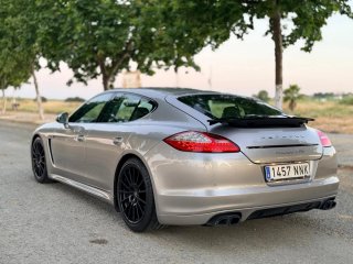 Porsche Panamera GTS 2013