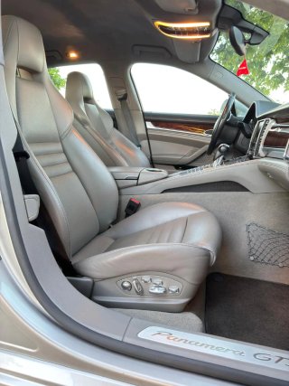 Porsche Panamera GTS 2013