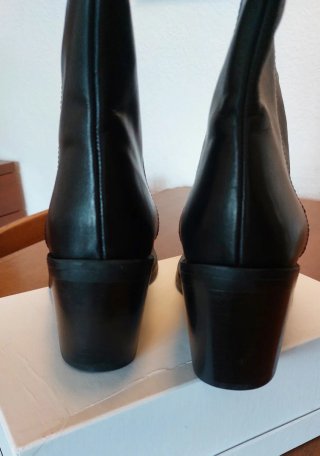 Botas Uterqüe Talla 41 Negras Piel.