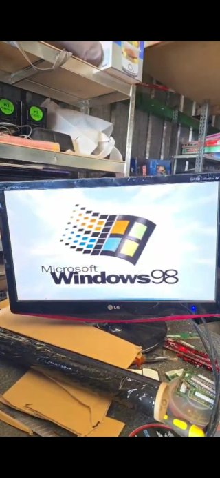 Ordenador Vintage Windows 98 AMD Athlon