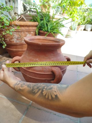 Maceta de barro con asas