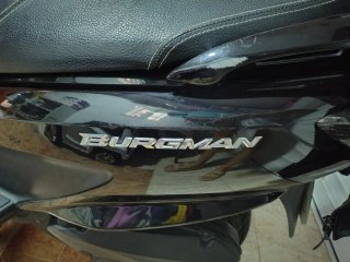 Suzuki Burgman Negra - Maxi Scooter
