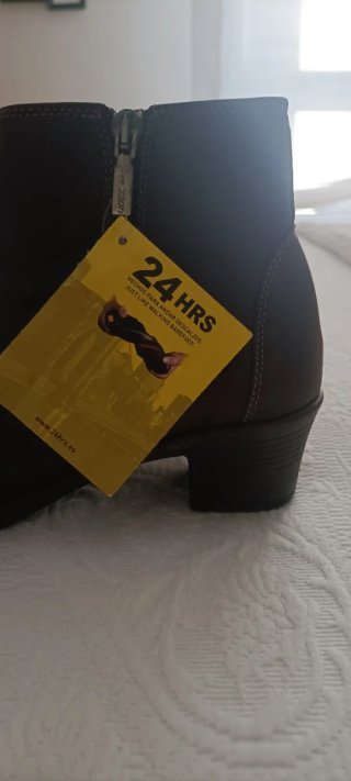 Botines marrones talla 36 Marca 24HRS
