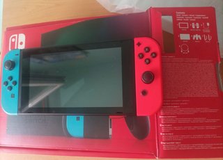 Nintendo Switch + Accesorios SIN CARGADOR