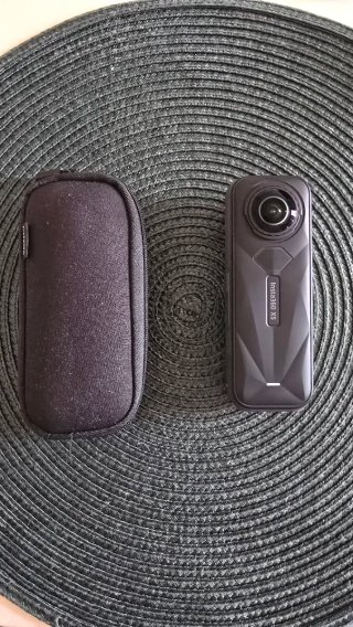 Insta360 X5 Cámara 360 Negra con Trípode original