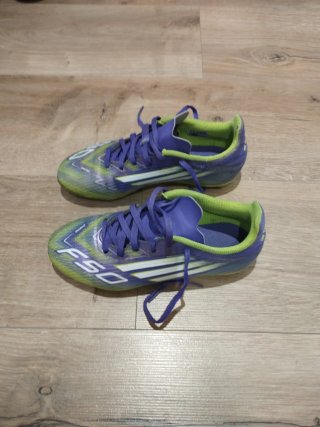 Botas fútbol Adidas F50 niño cordones