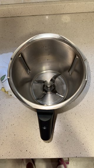 Thermomix TM5 ( con libro y varoma)
