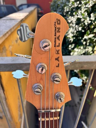 Bajo Lakland J Sonic Rojo