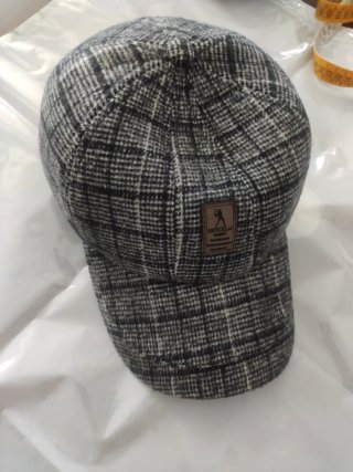 Cappello uomo con visiera a quadri