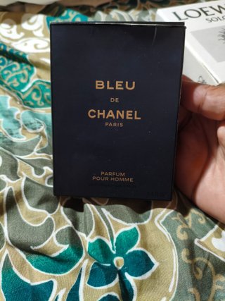 Loewe Solo y blue de chanel.