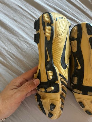 Botas Fútbol Nike Total 90 Oro/Negro