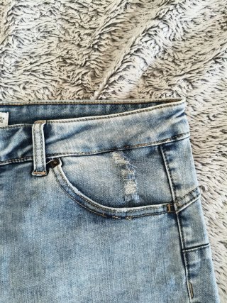 Vaqueros cortos Pull and Bear, talla 42