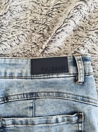 Vaqueros cortos Pull and Bear, talla 42