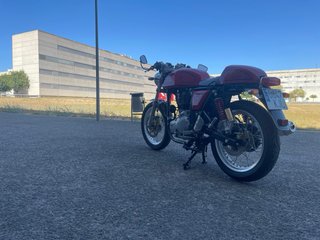 Royal Enfield Continental GT 535 Roja