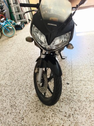 Honda CBR 125R Sportbike Negra