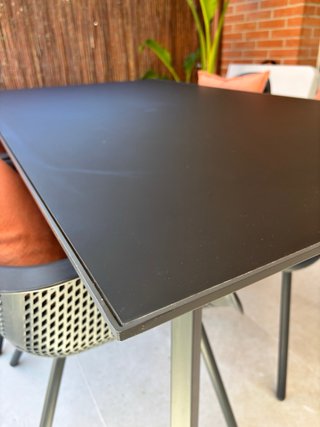 Mesa de jardín y 4 sillas