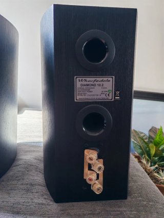 Altavoces Wharfedale Diamond 10.2 Negros