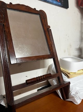 Espejo de tocador de madera