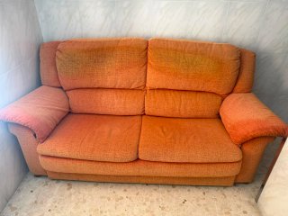 Sofá lavable naranja de tela
