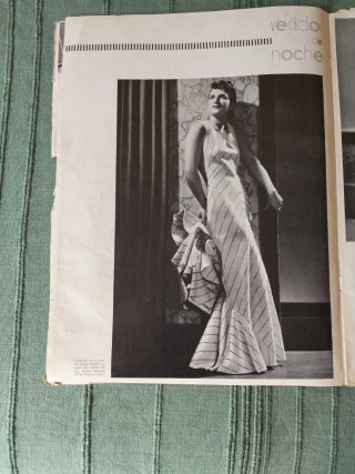 Suplemento revista blanco y negro.
