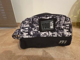 Mochila con ruedas, neceser y estuche