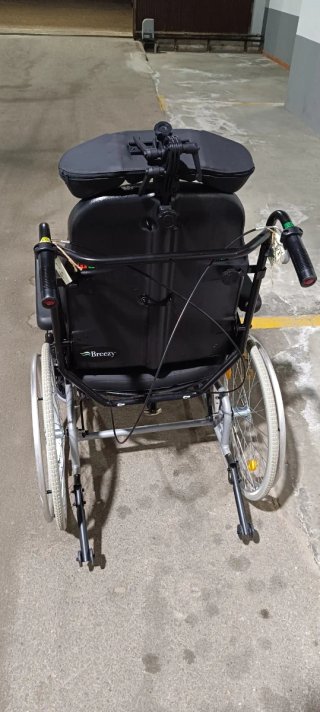 Silla de ruedas basculante