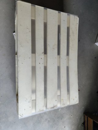 Mesa de palets blanca