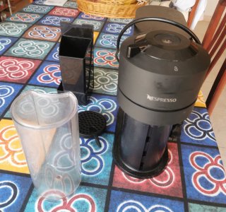 Cafetera Nespresso Vertuo Krups Negra
