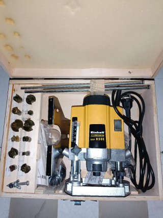 Fresadora Einhell BOF 850 E-Set 1020W