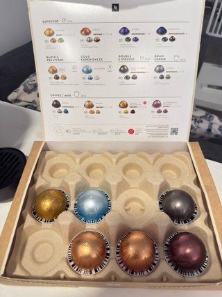 Cafetera DeLonghi Nespresso Vertuo Pop EN90V
