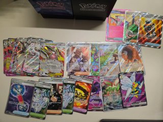 Lotto carte Pokémon comuni e Allenatore