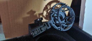 AKG C 214 Micrófono Condensador con Araña