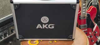 AKG C 214 Micrófono Condensador con Araña