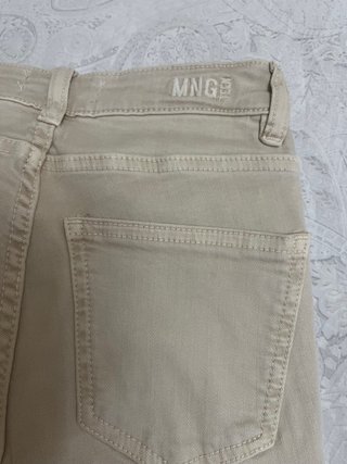 Pantalón cargo beige Mango
