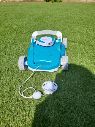 Robot Limpiafondos Bestway Aquatronix G200