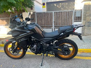 Voge 525DSX Black Knight Negra y Dorada