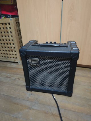Roland Cube 15 Amplificador Guitarra