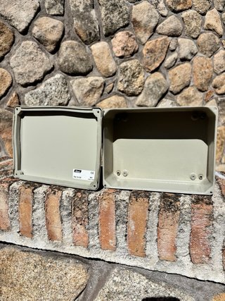 Caja de acero 210x160x90mm