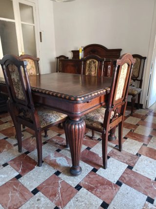 Mesa extensible roble americano 1940 con 6 sillas.