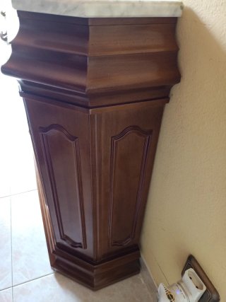 Mueble recibidor clásico madera y mármol
