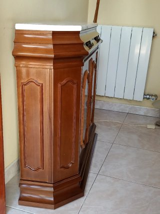 Mueble recibidor clásico madera y mármol