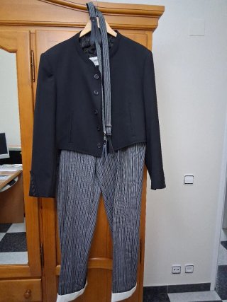 Traje campero negro y gris