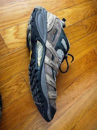Sapatilhas Merrell com sola Vibram