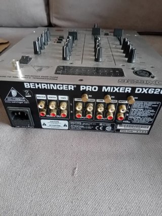 Mesa de mezclas Behringer DX626