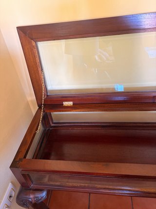 Vitrina antigua madera maciza con cristal