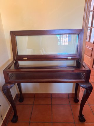Vitrina antigua madera maciza con cristal