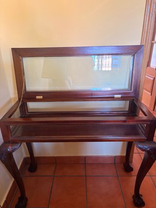 Vitrina antigua madera maciza con cristal