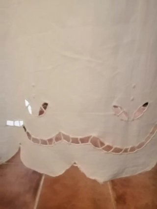 Tenda per vetro ricamata. Decorazioni per interni